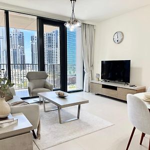 Spacious And Vibrant 1Br In Boulevard Heights