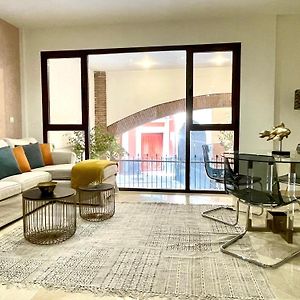 Appartement de Luxe à 2 Chambres à Coucher