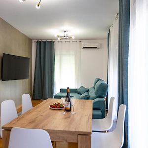 Appartement à 2 Chambres à Coucher