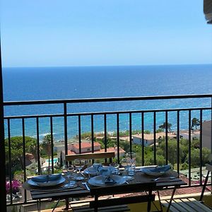 Vue Mer Exceptionnelle !! Bien Calme Et Lumineux Sur La Prestigieuse Route Des Sanguinaires A Ajaccio