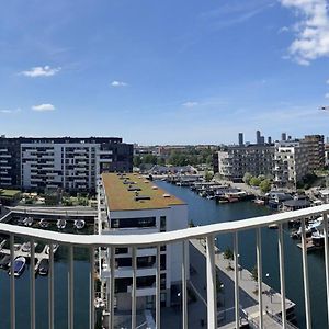 Luksuslejlighed Pa 7 Sal Med Elevator, Vestvendt Altan Og Udsigt Over Havn Og By