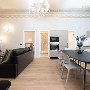 Appartement Luxe à 4 Chambres à Coucher