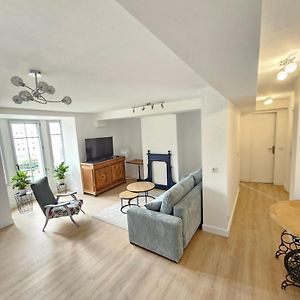 Appartement à 3 Chambres à Coucher