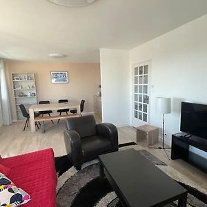 Appartement à 3 Chambres à Coucher