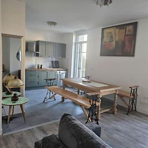 Appartement à 3 Chambres à Coucher