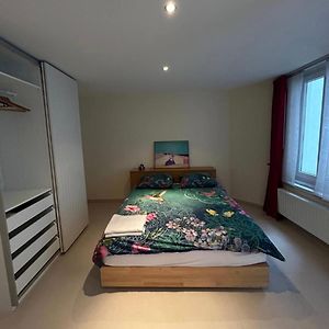 Appartement à 3 Chambres à Coucher