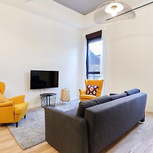 Appartement à 2 Chambres à Coucher