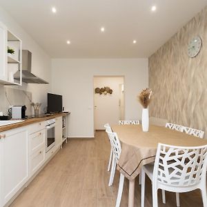 Ludo Holiday House - Charming Con Patio A Due Passi Dalla Cattedrale