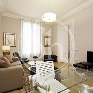 Appartement à 3 Chambres à Coucher