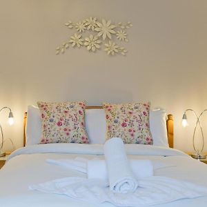 Imperial Horseferry Road Apartment