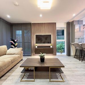 Private Bedroom - Modern Flat - West End Glasgow