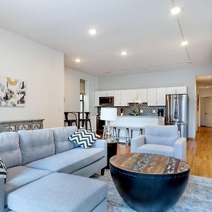 Goose Island Central Downtown Prime Location With Access To Patio Chi - 1