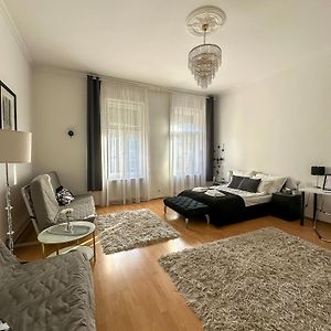 Elizabeth Boulevard Apartment