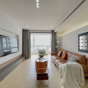 Appartement Suite à 3 Chambres à Coucher
