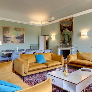 Appartement Luxe à 4 Chambres à Coucher