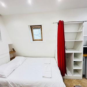 Pretty Central Flat In Paris