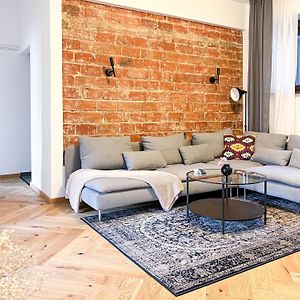 Appartement à 3 Chambres à Coucher