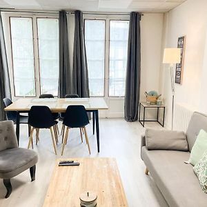 Appartement à 2 Chambres à Coucher