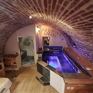Studio Et Spa Privatif Le Puits De La Grace