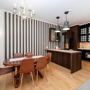 Appartement à 3 Chambres à Coucher