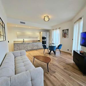 Appartement à 2 Chambres à Coucher