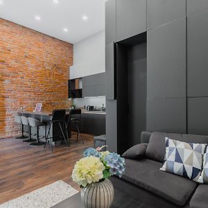 Exclusive Stylish Central Apartment On The Andrassy Fashion St
