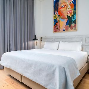 Chambre Lit Queen-Size avec Accès aux Personnes Handicapées
