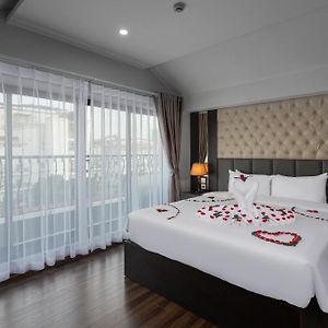 MF Louis Hotel