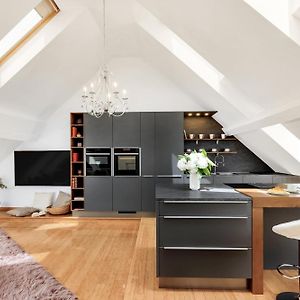 Appartement à 2 Chambres à Coucher