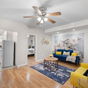 Deluxe Apt In Center City