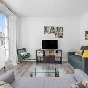 One Bed Apartment In Camden