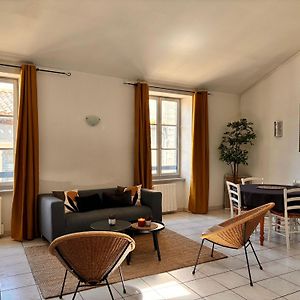 Appartement à 3 Chambres à Coucher