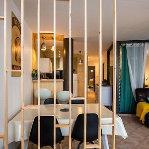 Appartement à 2 Chambres à Coucher