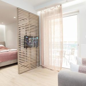 Petralona Gem Hotel-Style Studio With Balcony