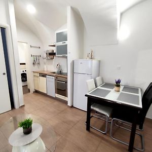 Studio Apartment Sisters 3-4
