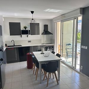 Appartement à 2 Chambres à Coucher