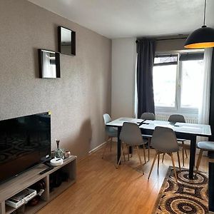 Appartement à 3 Chambres à Coucher
