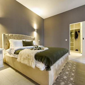 Centrally Located 1Br Retreat Near Sala Palatului