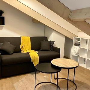 Studio Lit King-Size