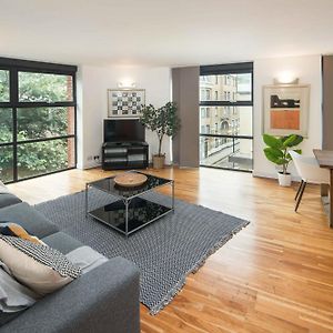 Appartement à 2 Chambres à Coucher