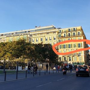 Spacious 3 Bedroom Flat Nice Center - Magnificent View-Parking