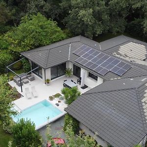 Villa d’archi. piscine privée en écrin de verdure