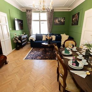 Appartement à 3 Chambres à Coucher