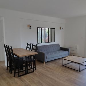 Appartement à 2 Chambres à Coucher