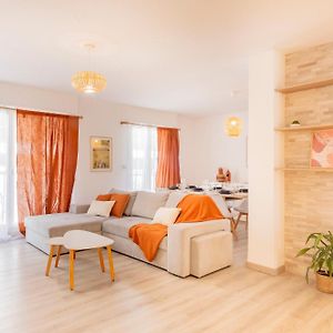 Appartement à 3 Chambres à Coucher