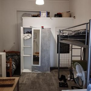 Petit Studio Tres Bien Situe