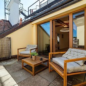 Appartement à 2 Chambres à Coucher
