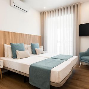 Madalena Hostel E Suites