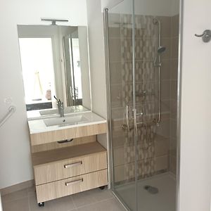 Appartement à 2 Chambres à Coucher