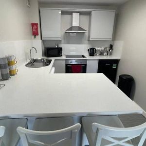 Appartement de Luxe à 2 Chambres à Coucher